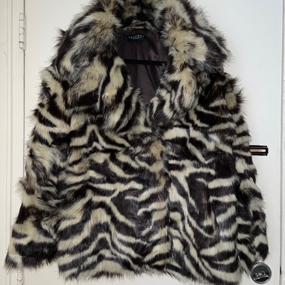 Laundry by Shelli Segal Fur Coat - Picture 1 of 3